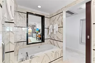 4391 Collins Ave, Miami Beach, FL 33140 - Photo 17