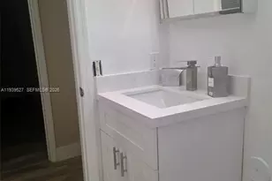 2924 SW 26th St, Miami, FL 33133 - Photo 15