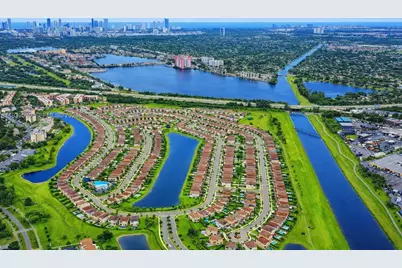 909 NE 193rd Ter #909, Miami, FL 33179 - Photo 21