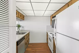 600 NE 36th St, Miami, FL 33137 - Photo 7