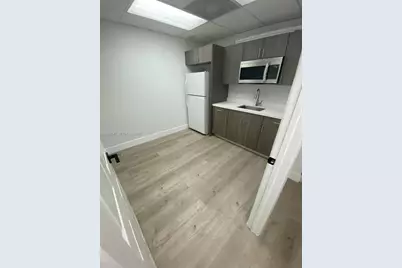 8500 NW 30th Ter, Doral, FL 33122 - Photo 7