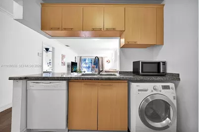677 NE 24th St #304, Miami, FL 33137 - Photo 5