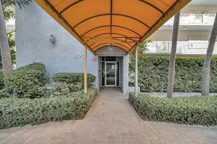 677 NE 24th St, Miami, FL 33137 - Photo 19