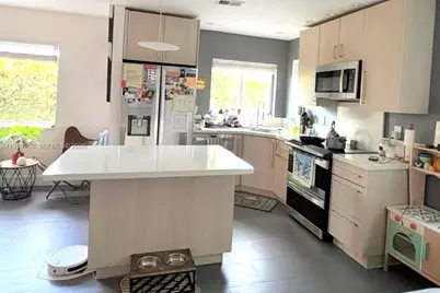 13881 NE 2nd Ct #C6, Miami, FL 33161 - Photo 9