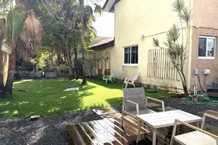 13881 NE 2nd Ct, Miami, FL 33161 - Photo 25