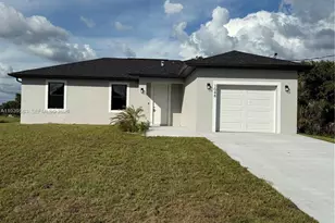 1048 Jay Ct, Labelle, FL 33935 - Photo 3