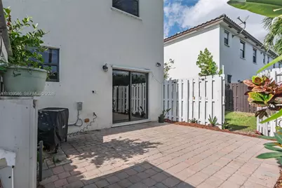 8885 NW 102nd Ct, Doral, FL 33178 - Photo 9