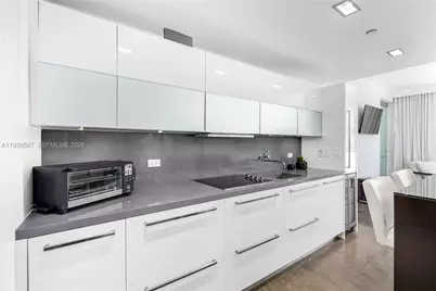 220 21st St #507, Miami Beach, FL 33139 - Photo 3