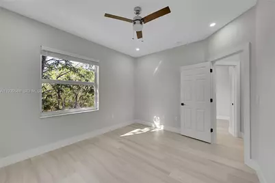 884 NW 170th Ter, Pembroke Pines, FL 33028 - Photo 19