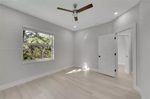 884 NW 170th Terrace, Pembroke Pines, FL 33028 - Photo 19