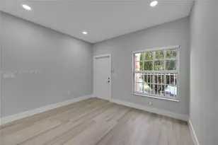 884 NW 170th Terrace, Pembroke Pines, FL 33028 - Photo 15