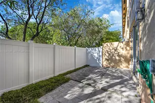 884 NW 170th Terrace, Pembroke Pines, FL 33028 - Photo 35