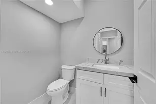 884 NW 170th Terrace, Pembroke Pines, FL 33028 - Photo 17