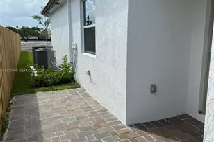 2832 SE 23rd Ave, Homestead, FL 33035 - Photo 1