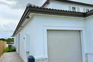 2832 SE 23rd Ave, Homestead, FL 33035 - Photo 9