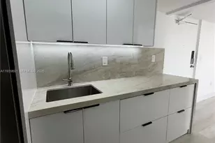 5055 NW 7th St, Miami, FL 33126 - Photo 11