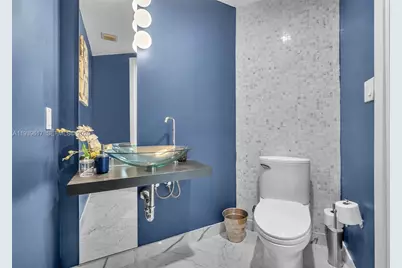 200 Biscayne Boulevard Way #4202, Miami, FL 33131 - Photo 21