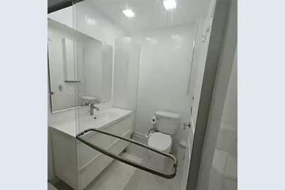 2750 NE 183rd St #301, Aventura, FL 33160 - Photo 3