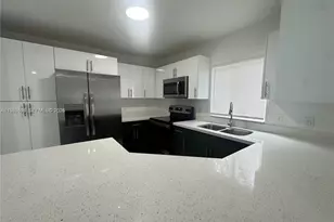 116 NW 10th St, Hallandale Beach, FL 33009 - Photo 13