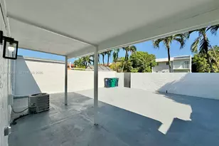 11240 SW 33rd Cir Pl, Miami, FL 33165 - Photo 17