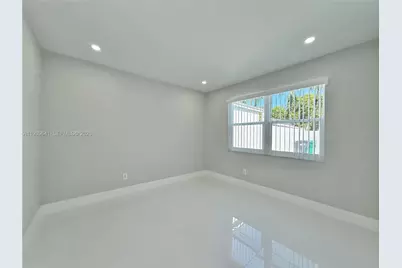 11240 SW 33rd Cir Pl, Miami, FL 33165 - Photo 13