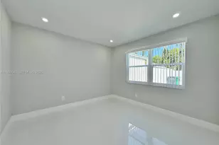 11240 SW 33rd Cir Pl, Miami, FL 33165 - Photo 13