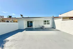 11240 SW 33rd Cir Pl, Miami, FL 33165 - Photo 23