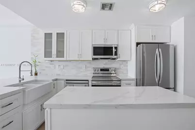 6580 Indian Creek Dr #304, Miami Beach, FL 33141 - Photo 5