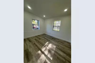 1521 NE 43rd Ct, Pompano Beach, FL 33064 - Photo 23