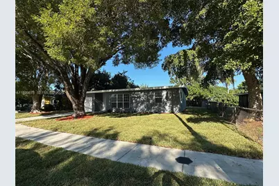 1521 NE 43rd Ct, Pompano Beach, FL 33064 - Photo 9