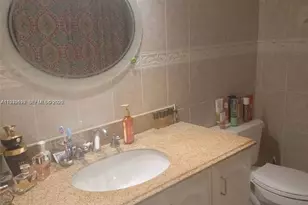 800 Parkview Dr, Hallandale Beach, FL 33009 - Photo 15