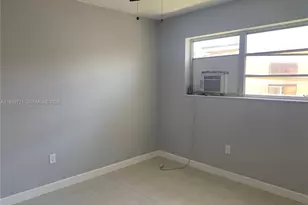 15020 NE 6th Pl, Miami, FL 33161 - Photo 13