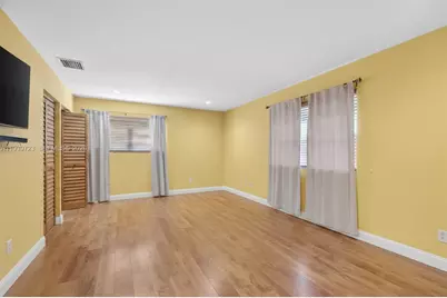 2410 Gulfstream Dr, Miramar, FL 33023 - Photo 15