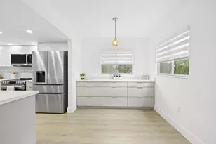 13105 SW 16th Ct, Pembroke Pines, FL 33027 - Photo 5