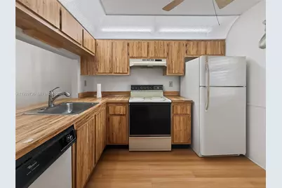 10409 NW 11th St #105, Pembroke Pines, FL 33026 - Photo 9