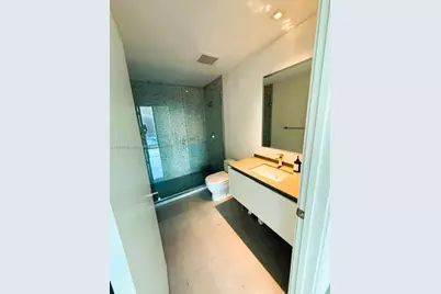 88 SW 7th St #1205, Miami, FL 33130 - Photo 17