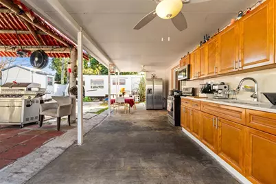 325 SE 9th Ave, Hialeah, FL 33010 - Photo 27