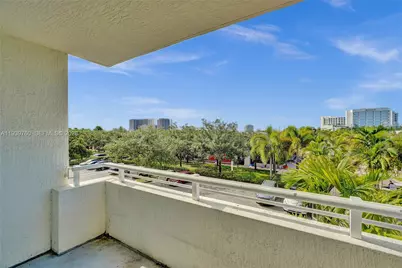 2600 NE 187th St #202, Aventura, FL 33180 - Photo 33