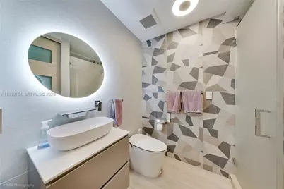 900 Biscayne Blvd #3105, Miami, FL 33132 - Photo 3