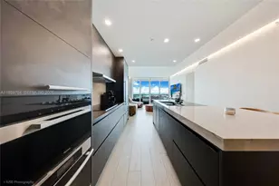 900 Biscayne Blvd, Miami, FL 33132 - Photo 5