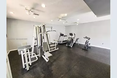 2151 NW 96 Terr #15L, Pembroke Pines, FL 33024 - Photo 11