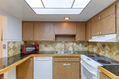 4806 Banyan Ln, Tamarac, FL 33319 - Photo 21