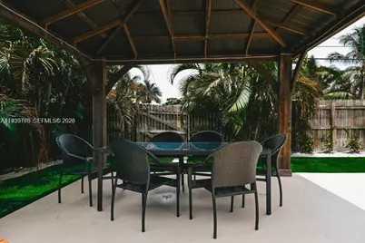 2539 Thomas St, Hollywood, FL 33020 - Photo 13