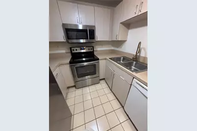 185 SE 14th Ter #603, Miami, FL 33131 - Photo 11