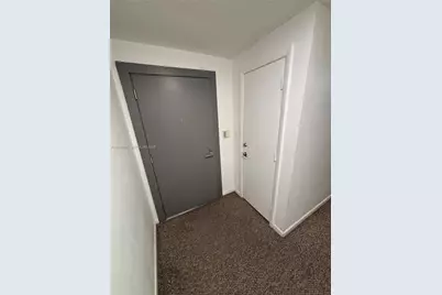 185 SE 14th Ter #603, Miami, FL 33131 - Photo 5