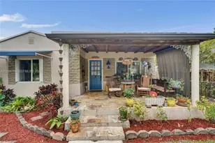 3030 NW 5th St, Miami, FL 33125 - Photo 5