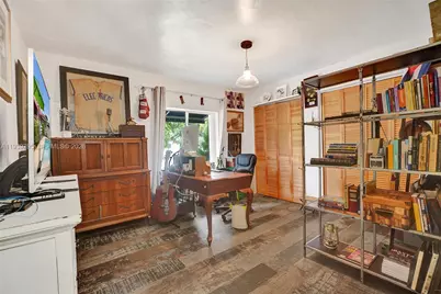 3030 NW 5th St, Miami, FL 33125 - Photo 13