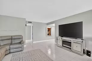 5901 Camino Del Sol, Boca Raton, FL 33433 - Photo 13