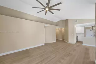 9012 Lake Park Cir S, Davie, FL 33328 - Photo 7