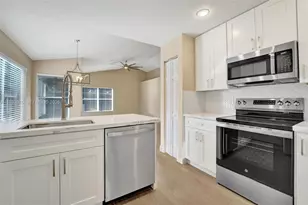 9012 Lake Park Cir S, Davie, FL 33328 - Photo 25